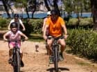 W Lopari Camping Resort jest wypożyczalnia rowerów