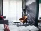 Pokój standard plus z balkonem i stylowymi dodatkami