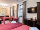 W wyposażeniu: klimatyzacja, TV, telefon, Wi-Fi, sejf, minibar, czajnik