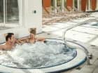 W hotelowej strefie wellness jest też jacuzzi