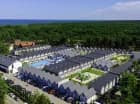 Resort jest położony ok. 400 m od plaży