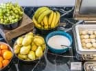 Goście chwalą hotel za obfity i urozmaicony bufet