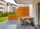 Do każdego apartamentu przynależy balkon lub taras