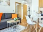 Wielofunkcyjny pokój dzienny z aneksem kuchennym w Apartamencie Standard A35