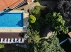 Woda w hotelowym basenie jest podgrzewana