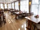Na parterze mieści się restauracja hotelowa