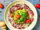 W dalszej części dnia w restauracji można zjeść obiad czy kolację