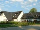 Hotel tworzą połączone kameralne budynki w góralskim stylu