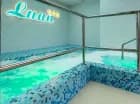 W strefie wellness goście mogą skorzystać z dużego jacuzzi