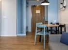 W części dziennej apartamentu znajduje się rozkładana kanapa