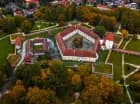 Panorama zamku w Sarvar
