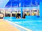 Niewątpliwym atutem hotelu jest atrakcyjna strefa basenowa