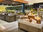 W hotelu mieszczą się trzy restauracje oraz bary