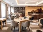 Hotelowa restauracja serwuje m. in. śniadania w formie bufetu
