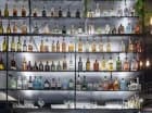 Bar oferuje szeroki wybór różnorodnych trunków