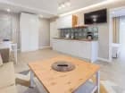 W każdym apartamencie mieści się szafa oraz TV