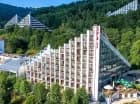 Bryła SPA Hotelu Diament to klasyczna, modernistyczna Ustrońska piramida