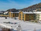 Rozległy teren hotelu zapewnia ciszę, spokój i intymność