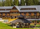 Budynek hotelowy jest komfortowy i nowoczesny