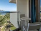 Balkon z bocznym widokiem na morze (seaside view)