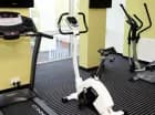 Goście mogą korzystać z salki fitness