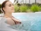 Można się też odprężyć w zewnętrznym jacuzzi