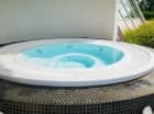 Hotel dysponuje także zewnętrznym jacuzzi