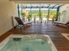 Goście mogą zrelaksować się w jacuzzi