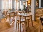W tutejszej restauracji serwowane są dania kuchni polskiej