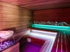 W kompleksie dostępne są 2 sauny aromaterapeutyczne, grota solna, sauna IR...