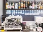 W hotelu mieści się restauracja oraz całodobowy bar
