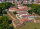 350 m od hotelu mieści się zamek Nadasdy - największa atrakcja Sárváru