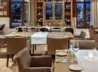 Na gości czekają codzienne śniadania i elegancka restauracja