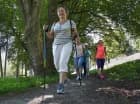 Warto wyruszyć w trasę z kijkami do nordic walking