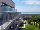 Pokoje z widokiem na jezioro oferują panoramiczny lub boczny widok na Balaton