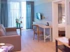 Apartamenty składają się z pokoju dziennego i oddzielnej sypialni