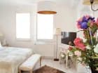 Apartament posiada osobny salon i sypialnię