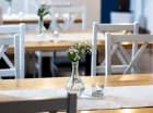 W menu znajdują się m.in. ryby, pizza, pierogi, codzienne danie dnia