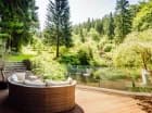 To hotel w stylu eko, otoczony karkonoskim lasem