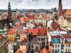 Kilka minut spacerem dzieli go od wrocławskiego Rynku