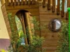 Hotel posiada udogodnienia i atrakcje dla dzieci - w tym plac zabaw w ogrodzie