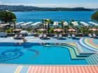 W sezonie letnim Hotel Histrion**** dysponuje także zewnętrznym basenem