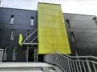 Villa Buki wyróżnia się nowoczesnością spośród okolicznych budynków