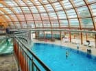 Hotel posiada dużą i nowoczesną przestrzeń basenową i wellness