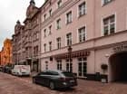 Aparthotel mieści się w szeregu kamienic