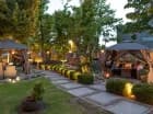 Butikowy hotel jest otoczony pięknym ogrodem