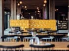 Na terenie kompleksu są 2 restauracje, bar, piekarnia i lodziarnia
