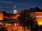 Hotel zajmuje budynek zabytkowych Koszar Racławickich