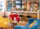 Obok recepcji mieści się niezobowiązujący Lobby Bar