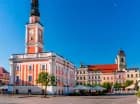 Rynek w Lesznie słynie z ratusza - jednego z najpiękniejszych w Polsce